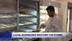 Предприятия в центре города Фонд-дю-Лак борются с непогодой, поскольку зимние штормы проходят чер... Предприятия в центре города Фонд-дю-Лак борются с непогодой, поскольку зимние штормы проходят чер...