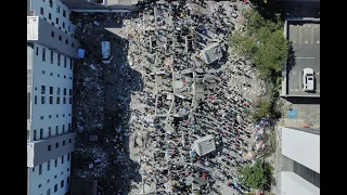 Colombia Quake Levels Buildings, Sparks Survivor Search