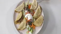 Chef detalla paso a paso cómo preparar tacos de birria con cinco horas de cocción lenta