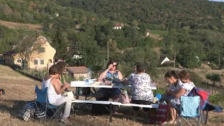 Piknikeztek, moziztak a rezi hegy legszebb helyén