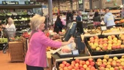 Retail change: Supermarket with digital labels