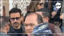 زوجها سندها.. أحمد داوود يساند زوجته في جنازة والدها بمسجد الشرطة بالشيخ زايد