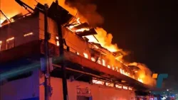 Incendio en viejo caserón en Colón deja más de 20 familias damnificadas Incendio en viejo caserón en Colón deja más de 20 familias damnificadas