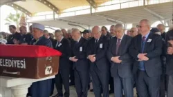 Prof. Dr. Necla Çevik Toprağa Verildi. İzmir'deki Törene Prof. Haberal da Katıldı