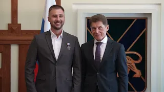 Oleg Kozhemyako Awards Russian Boxing Champion Egor Kozorezov and His Coach Alexey Zaitsev