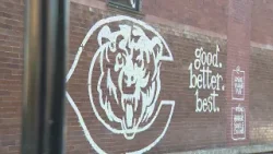 Roscoe Village bar, local artist partner to hype up fans ahead of Bears game