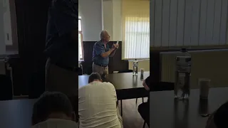 VIDEO//Ședință cu scântei la Oltenești: viceprimarul Nelu Cojocaru a fost schimbat din funcție