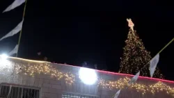 Escola Terra Santa de Jerusalém celebra iluminação da árvore de natal