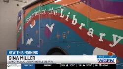 Передвижная библиотека города Куинси отмечает год своей работы в дороге.