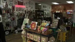 Малый бизнес в Аризоне испытывает трудности из-за роста цен и сокращения числа покупателей.