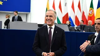 UE-Canadá: ovação de pé para Mark Carney no Parlamento Europeu