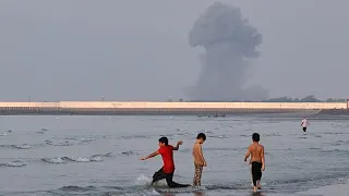 US attacks Iran for the third night in a row but Trump says a deal is still "possible"