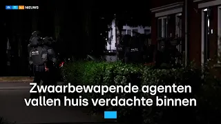 Zwaarbewapende agenten vallen woning van terreurverdachte in Rotterdam binnen | RTL Nieuws
