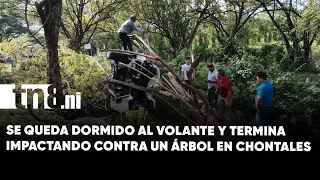 Driver falls asleep and crashes into a tree on the Managua–Juigalpa highway