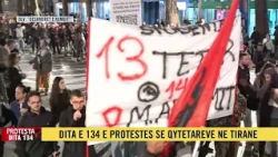 “Jemi kundër sistemit!”/ Mbyllen fjalimet, nis marshimi i protestuesve në rrugët e Tiranës