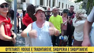 "O polic si duron ty Edi Rama të poshtëron", protestuesit prej 3 orësh para Parlamentit