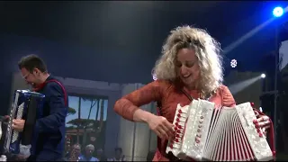 Giuseppe Spinelli & Veila  - Su e giù - da Ma Che Musica