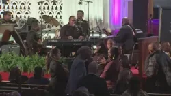 Chicagoans pay respects to Rev. Jesse Jackson despite long lines