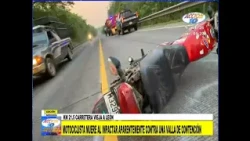 Motociclista de 19 años fallece al impactar contra valla metálica en carretera Vieja a León