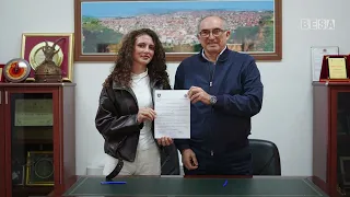 Kryetari i  Prizrenit Shaqir Totaj,nënshkroi  kontrata për 250 bursa për studentë