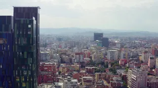Prona bëhet më e lirë për t’u deklaruar, shqiptarët kursejnë 120.5 milionë euro nga rivlerësimi