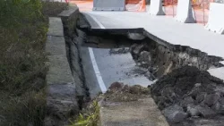 Contrada, si allarga il fronte della frana: l’ira del sindaco, famiglie senz’acqua Contrada, si allarga il fronte della frana: l’ira del sindaco, famiglie senz’acqua