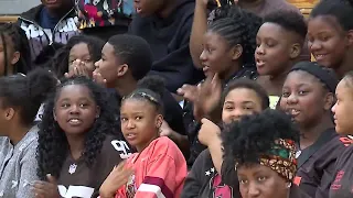 Browns' Shedeur Sanders gives backpacks to 500 students