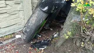 Bielawa. Motorcyclist crashes into a wall
