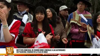 Instituto Comercial de Osorno pays tribute to authorities with traditional "esquinazo" performance