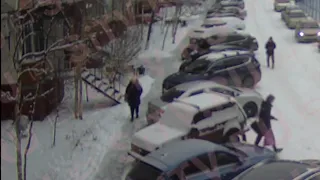 В одном из сургутских дворов мужчины устроили драку