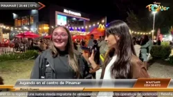 Jugando en el centro de Pinamar Jugando en el centro de Pinamar