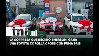 Emerson Sandino receives his Toyota Corolla Cross in the seventh Puma Pris drawing