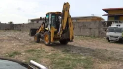 Начались масштабные работы по очистке дороги Эль-Сокорро от ила.