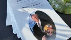 Команда «Грин Бэй Пэкерс» чтит память легендарного Боба Харлана.