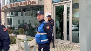 Dhunohet shefi i krimeve në Sarandë/ Ngjarja pas një konflikti me dy truproja në një lokal