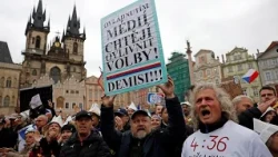 Čekijoje – protestai ir žurnalistų streikas: kas kelia grėsmę žiniasklaidos laisvei?