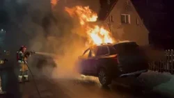 Pieszyce.  Pożar auta na Kopernika