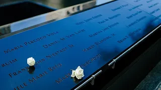 3.000 Drohnen lassen New Yorks Skyline im 9/11-Gedenken leuchten