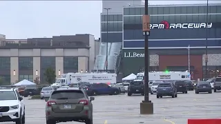 3 released after shooting at popular Chicago-area shopping center: police