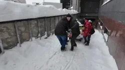 Грузовик с подарками ко Дню защитника Отечества отправился к десантникам