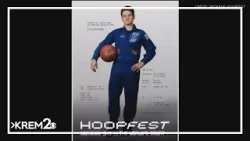 На плакате Hoopfest изображена астронавтка из Спокана Энн МакКлейн. На плакате Hoopfest изображена астронавтка из Спокана Энн МакКлейн.