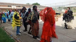 Burundi: A fashion show promotes clothing made from recycled materials