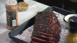 Шеф-повар ресторана Soul and Smoke Де'Андре Картер демонстрирует несколько рецептов.