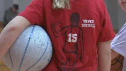 Живи как Риз: В честь Риза Рэмси в сообществе прошел первый баскетбольный лагерь.