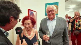 Galerie WienArtig: Chansons, Paintings, and Humor with Dagmar Truxa
