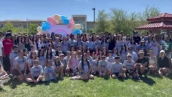 Местная девушка-подросток из северо-западной части долины организовала молодежное волонтерское ме...