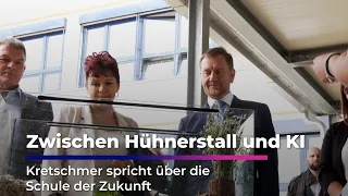 Chickens, AI, and no phones? What the State Premier experienced at this school | Sachsen Fernsehen