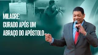 MILAGRE: CURADO APÓS UM ABRAÇO DO APÓSTOLO