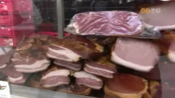 Tojás, sonka, torma, édesség és dekoráció – bőséges a kínálat a szombathelyi piacon Tojás, sonka, torma, édesség és dekoráció – bőséges a kínálat a szombathelyi piacon