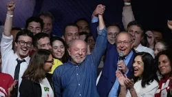 Lula gewinnt Wahl in Brasilien, Bolsonaro erkennt Ergebnis nicht an